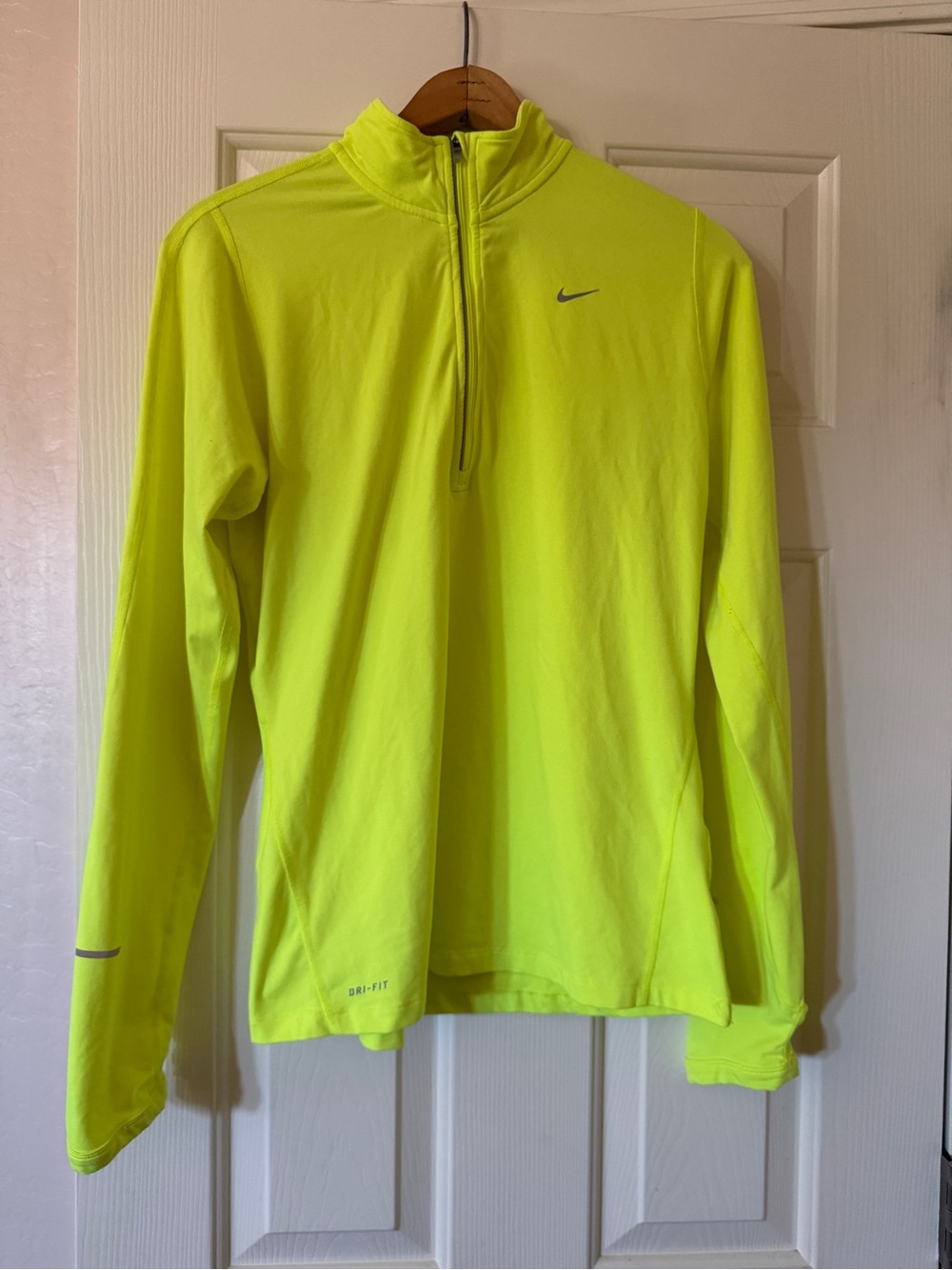 Nike Running 1/4 Zip Pullover Women’s Dri-FIT Sporty Athletic Top, Size Medium
